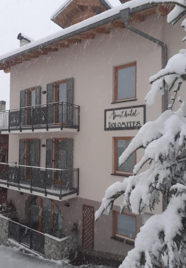 Aparthotel Dolomites Living&Relax Commezzadura Buitenkant foto