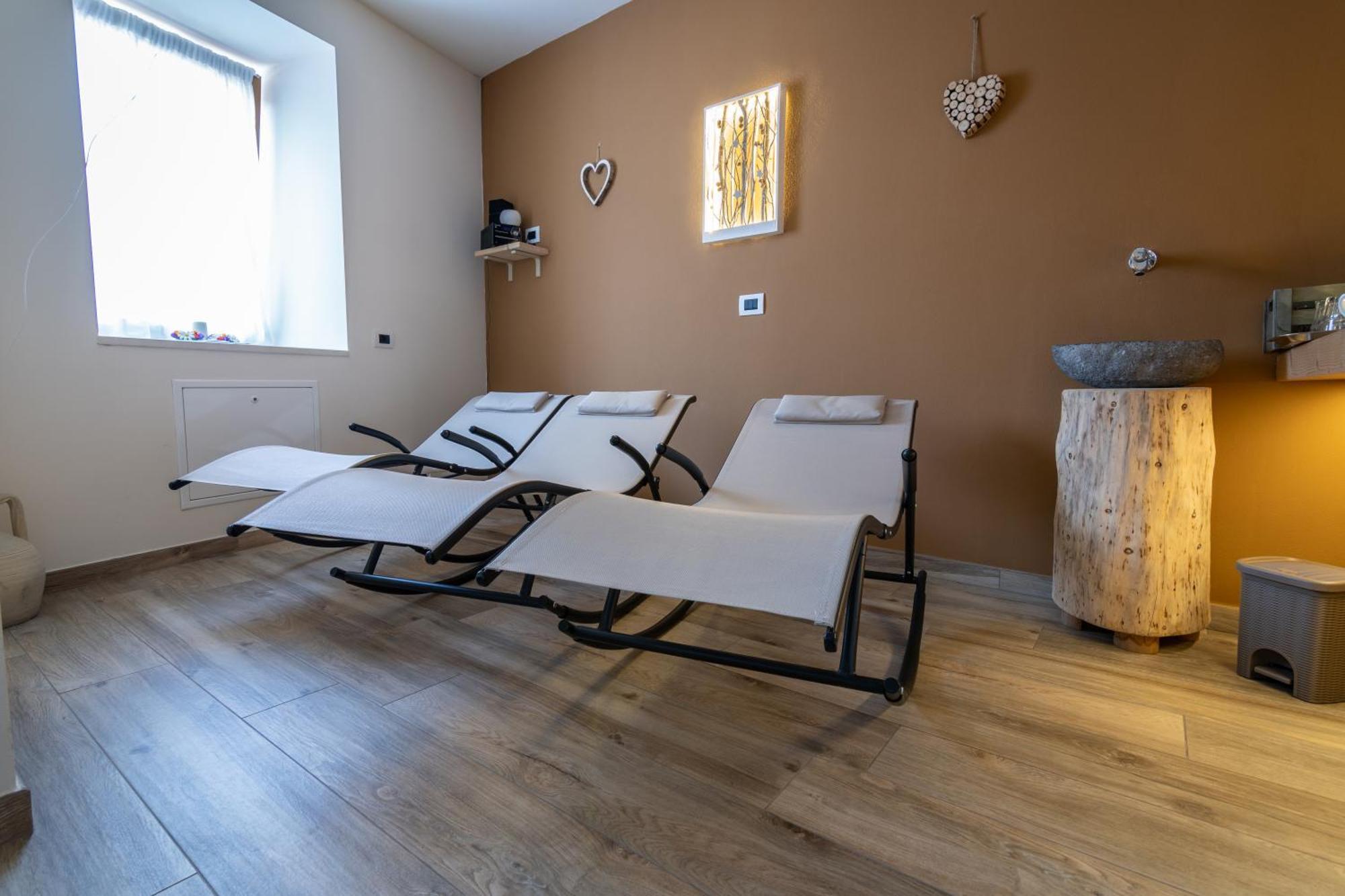 Aparthotel Dolomites Living&Relax Commezzadura Buitenkant foto
