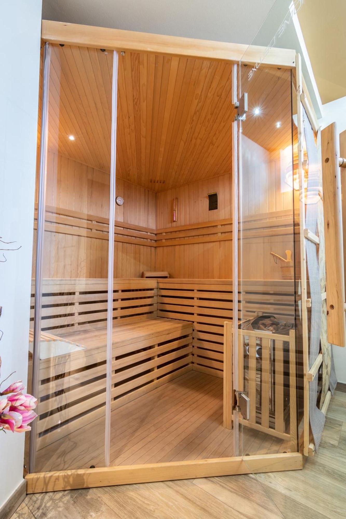 Aparthotel Dolomites Living&Relax Commezzadura Buitenkant foto