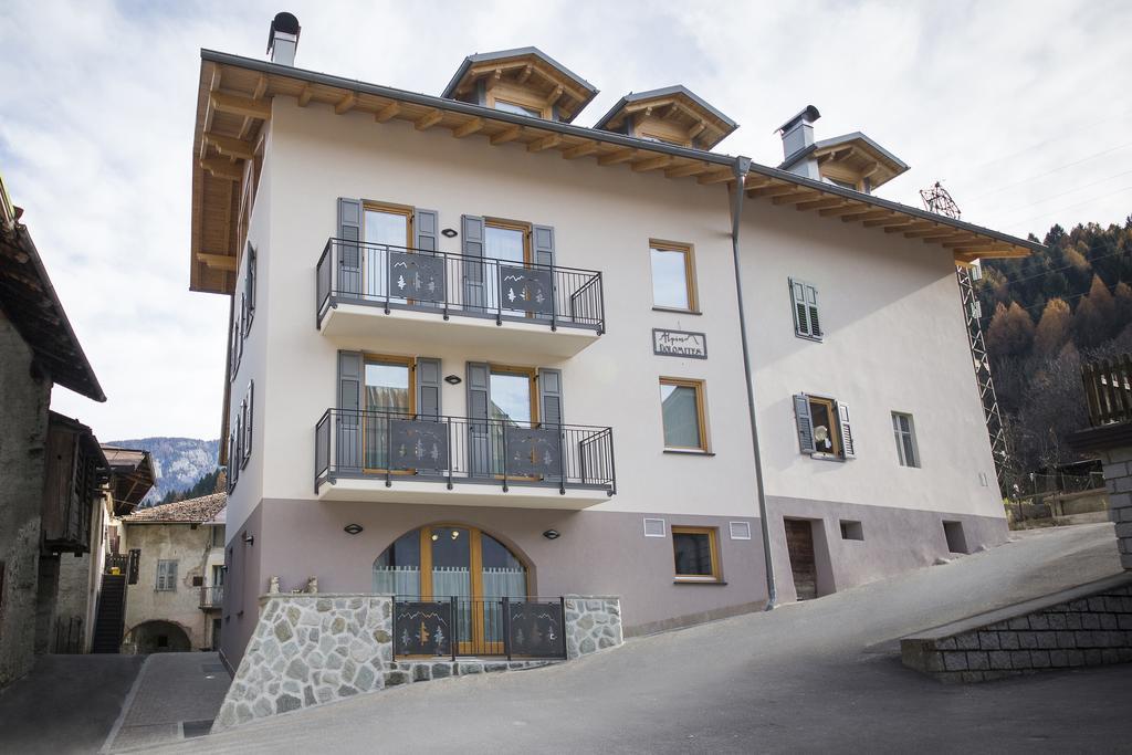 Aparthotel Dolomites Living&Relax Commezzadura Buitenkant foto