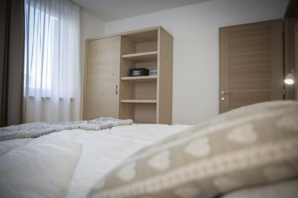 Aparthotel Dolomites Living&Relax Commezzadura Buitenkant foto