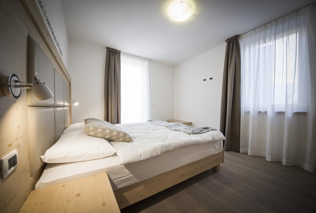 Aparthotel Dolomites Living&Relax Commezzadura Buitenkant foto