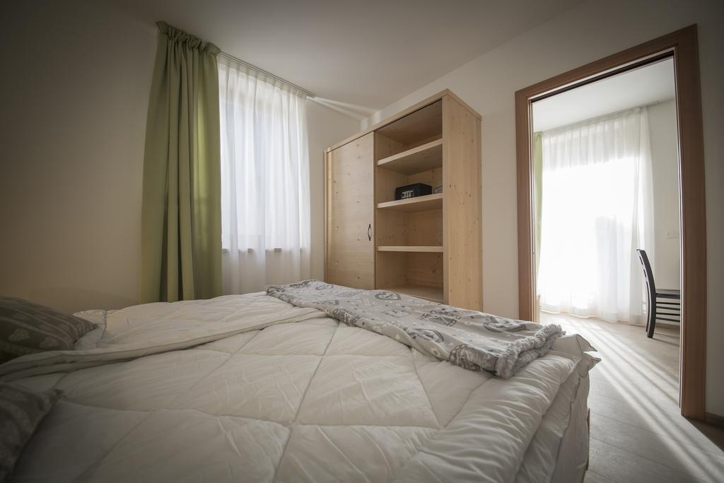 Aparthotel Dolomites Living&Relax Commezzadura Buitenkant foto