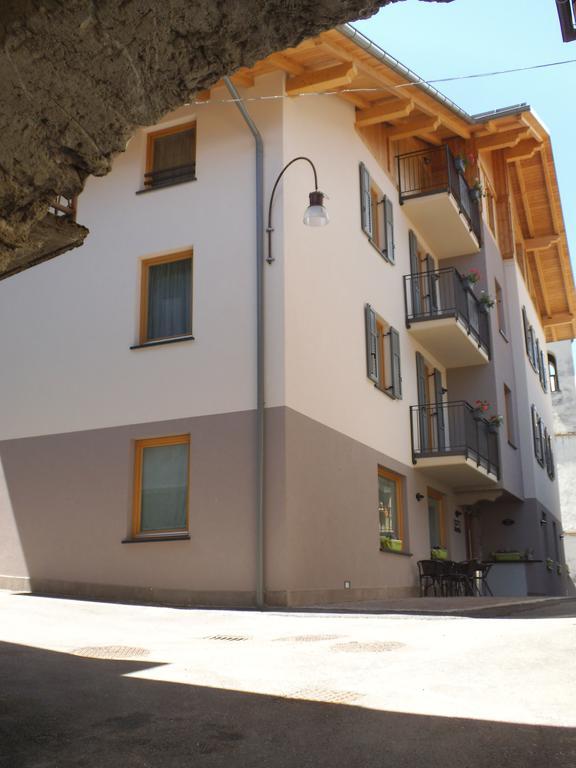 Aparthotel Dolomites Living&Relax Commezzadura Buitenkant foto