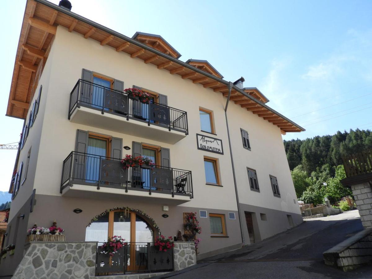 Aparthotel Dolomites Living&Relax Commezzadura Buitenkant foto